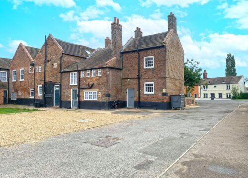 London Road, Long Sutton